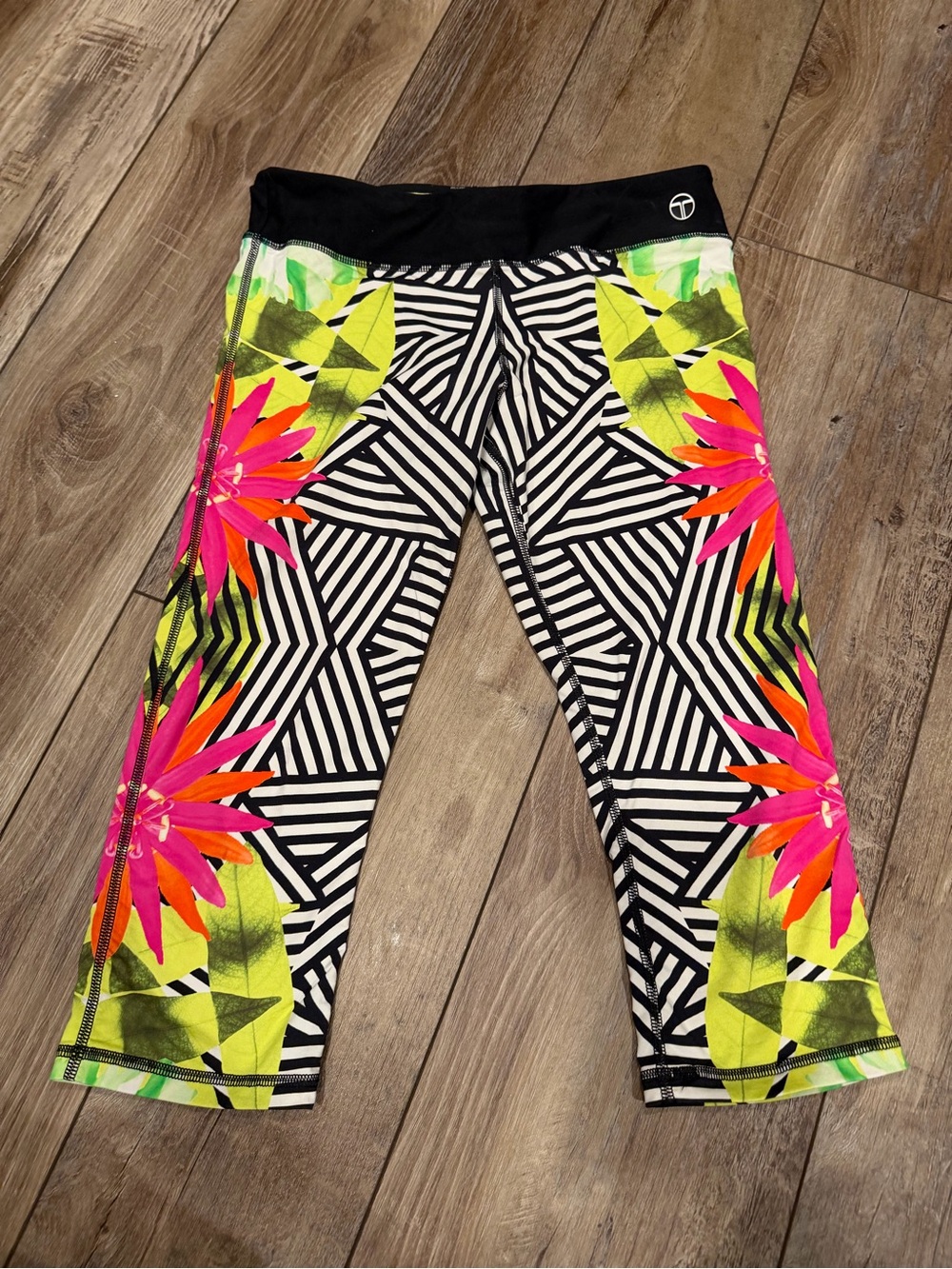 Trina Turk Lush Floral Cropped Legging Size M - Picture 2 of 7